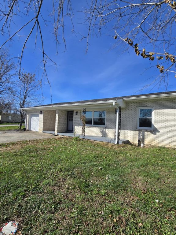 449 Keene Troy Pike, Versailles, KY 40383