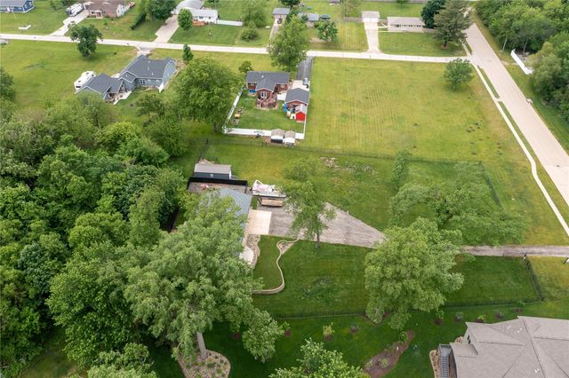 1105 Maple Street, Robins, IA 52328