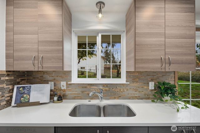 803 SW Dash Point Road, Federal Way, WA 98023