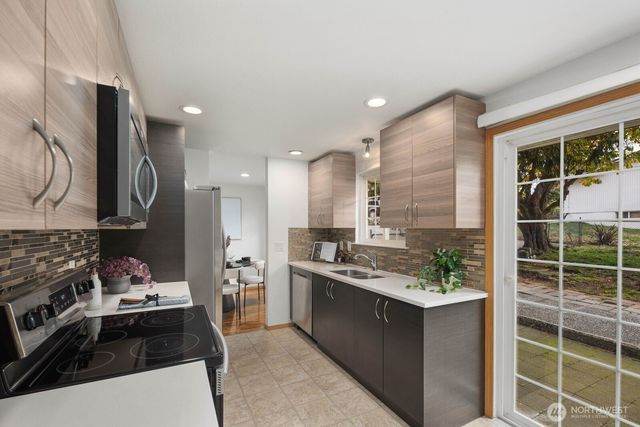 803 SW Dash Point Road, Federal Way, WA 98023