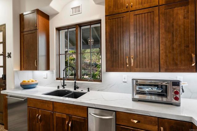 7240 Camino De Arriba, Rancho Santa Fe, CA 92067