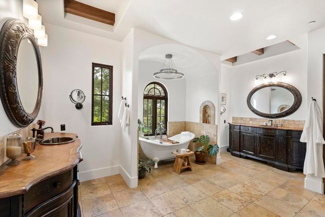 7240 Camino De Arriba, Rancho Santa Fe, CA 92067
