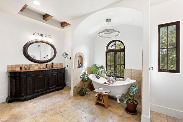 7240 Camino De Arriba, Rancho Santa Fe, CA 92067