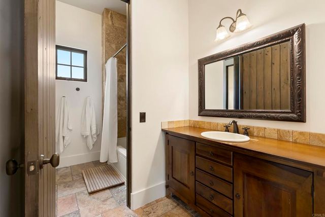 7240 Camino De Arriba, Rancho Santa Fe, CA 92067
