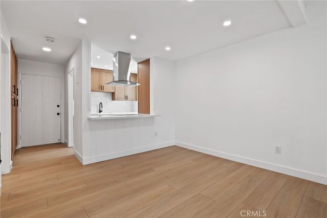 1030 W Macarthur 90, Santa Ana, CA 92707