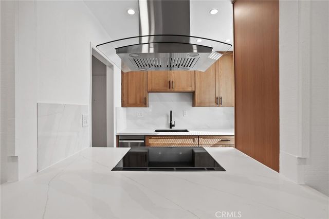 1030 W Macarthur 90, Santa Ana, CA 92707