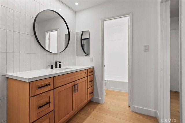 1030 W Macarthur 90, Santa Ana, CA 92707