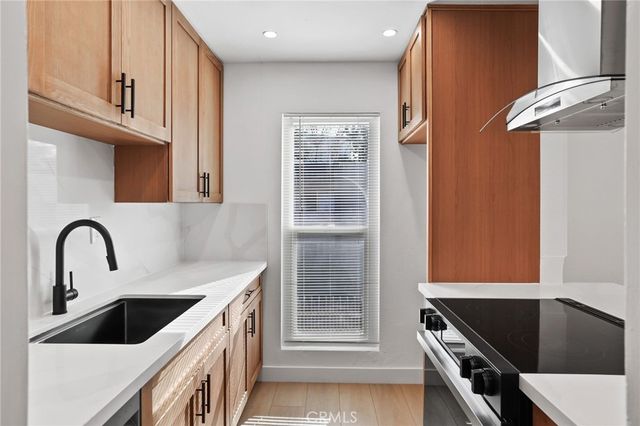 1030 W Macarthur 90, Santa Ana, CA 92707