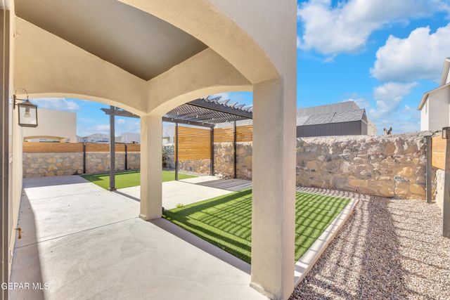 10613 HIDDEN PALM Place, El Paso, TX 79924