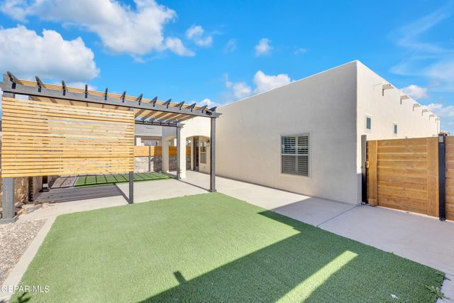 10613 HIDDEN PALM Place, El Paso, TX 79924