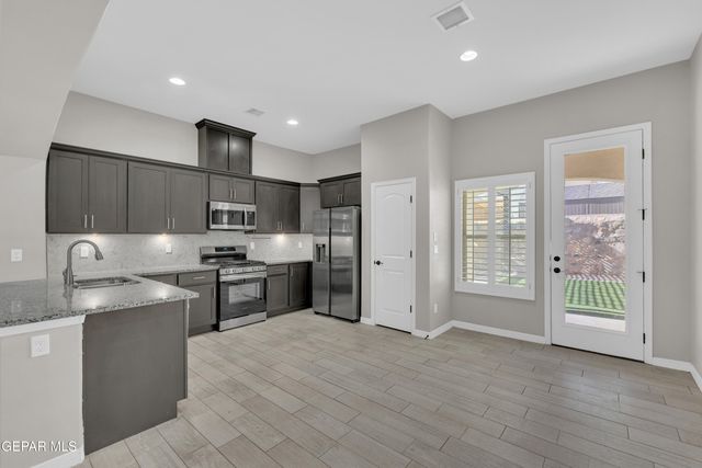 10613 HIDDEN PALM Place, El Paso, TX 79924