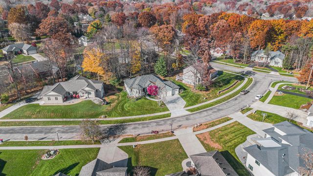 1969 Oak Hollow Road Nw, City Of Grand Rapids, MI 49504