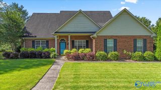 613 Dexter Avenue, Albertville, AL 35950