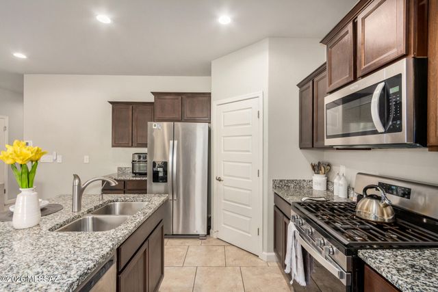 17949 S Whispering Glen Path, Sahuarita, AZ 85629