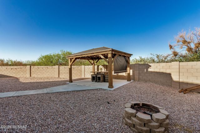 17949 S Whispering Glen Path, Sahuarita, AZ 85629