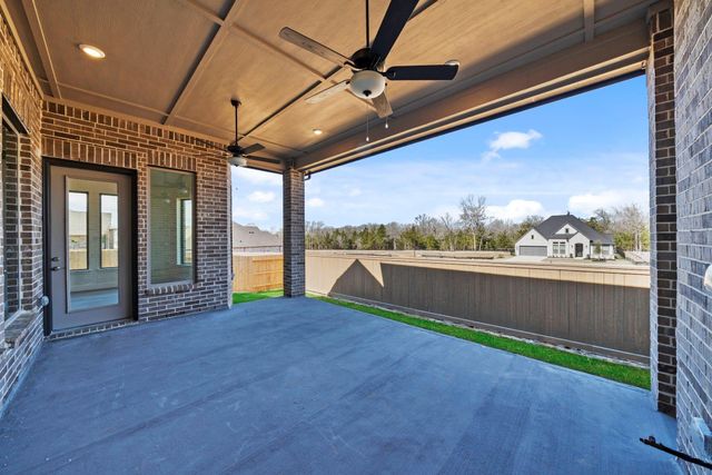 10290 Bluegill Crest Drive, Willis, TX 77318