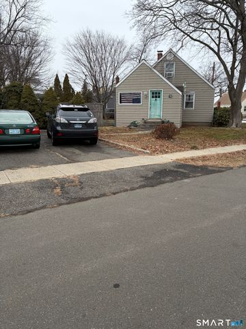 65 Eastern Parkway, Milford, CT 06460