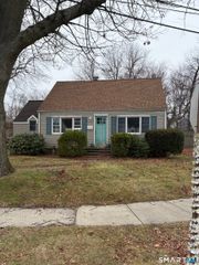 65 Eastern Parkway, Milford, CT 06460