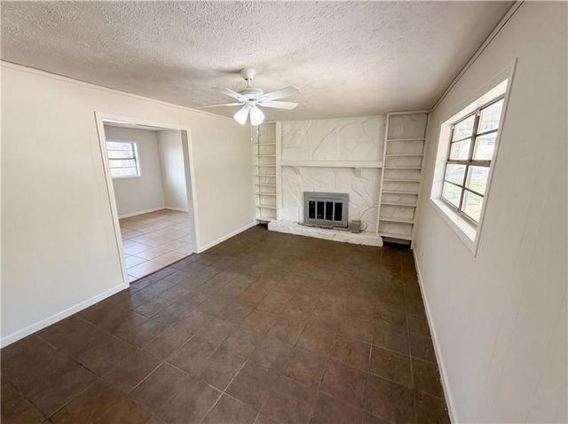 2405 Eric Lane, Douglasville, GA 30135