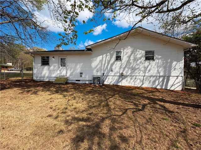 2405 Eric Lane, Douglasville, GA 30135