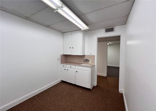 333 W Broadway Ave, Portland, TX 78374