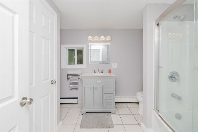 13 Luscomb Ln, New Bedford, MA 02745