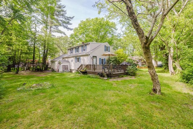 13 Luscomb Ln, New Bedford, MA 02745