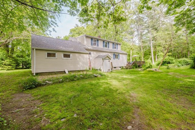 13 Luscomb Ln, New Bedford, MA 02745