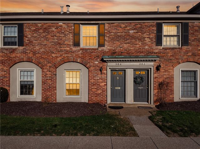 384 Newburn Dr, Scott Twp, PA 15216