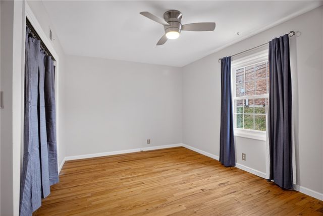 384 Newburn Dr, Scott Twp, PA 15216