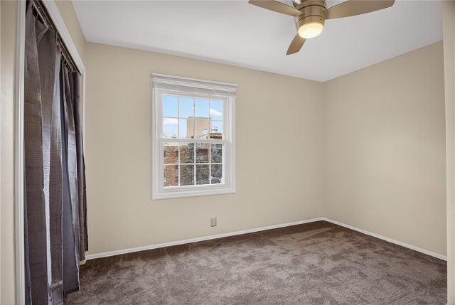 384 Newburn Dr, Scott Twp, PA 15216