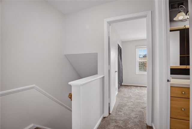 384 Newburn Dr, Scott Twp, PA 15216