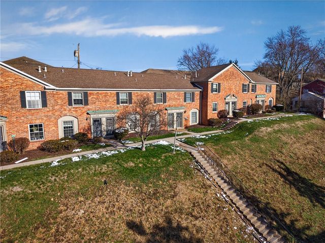 384 Newburn Dr, Scott Twp, PA 15216