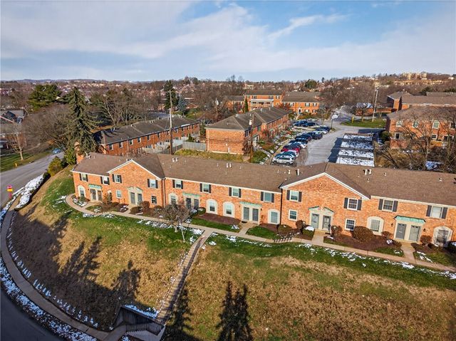 384 Newburn Dr, Scott Twp, PA 15216