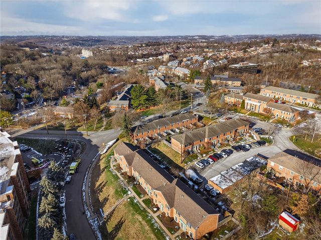 384 Newburn Dr, Scott Twp, PA 15216