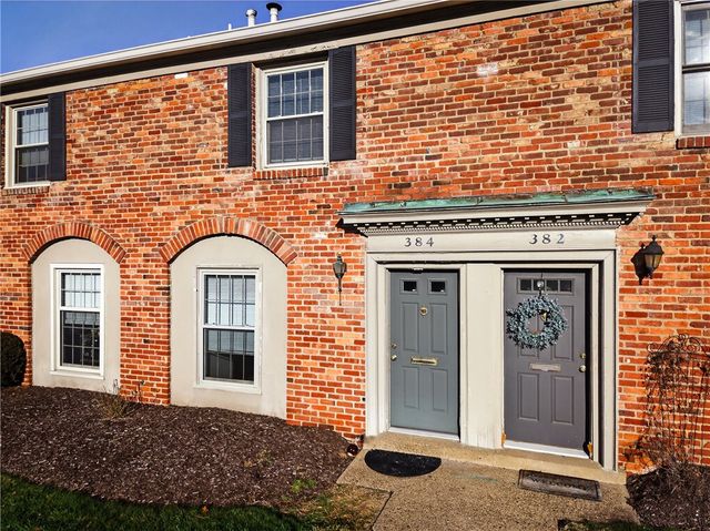 384 Newburn Dr, Scott Twp, PA 15216