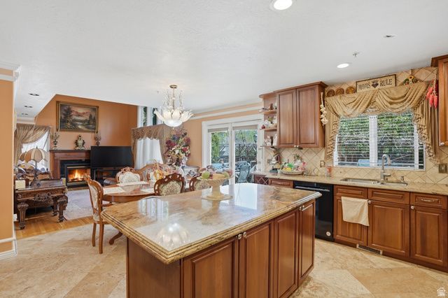 15139 S HOLLY GROVE CT, Draper, UT 84020