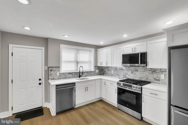 810 WATKINS ST, Philadelphia, PA 19148