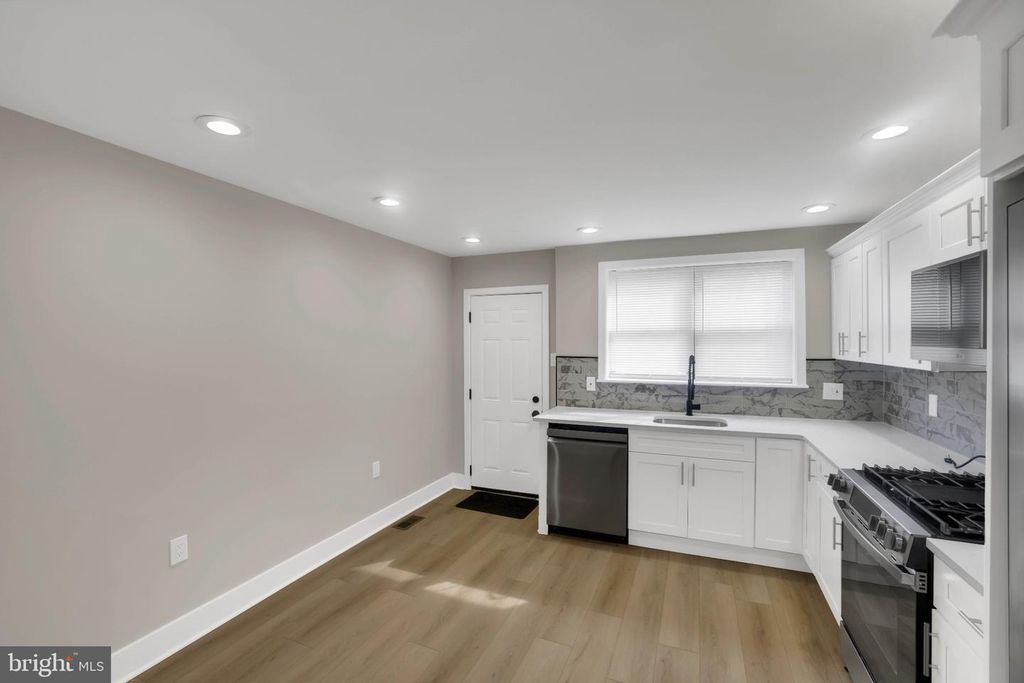 810 WATKINS ST, PHILADELPHIA, PA 19148 — photo 3