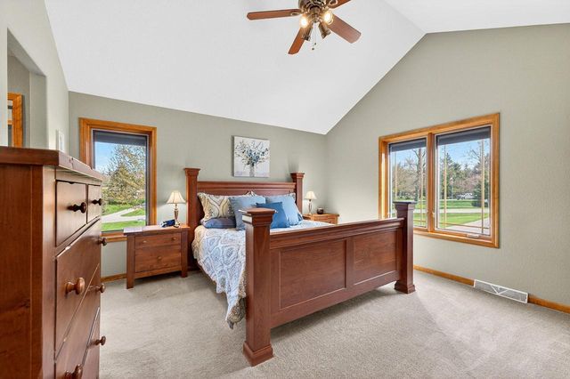 N5187 Union Hill ROAD, Oconomowoc, WI 53066