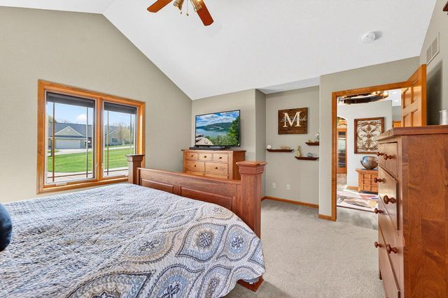N5187 Union Hill ROAD, Oconomowoc, WI 53066