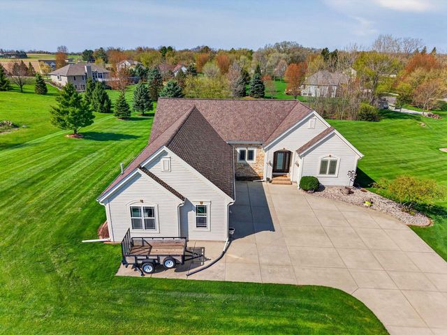 N5187 Union Hill ROAD, Oconomowoc, WI 53066