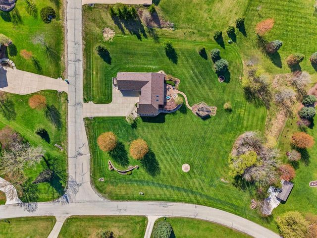 N5187 Union Hill ROAD, Oconomowoc, WI 53066