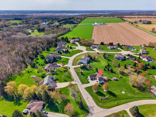 N5187 Union Hill ROAD, Oconomowoc, WI 53066