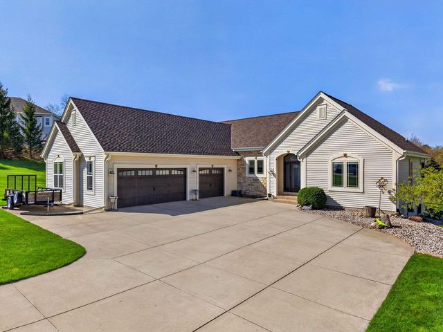 N5187 Union Hill ROAD, Oconomowoc, WI 53066