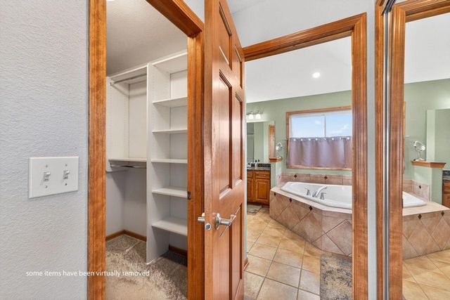 N5187 Union Hill ROAD, Oconomowoc, WI 53066