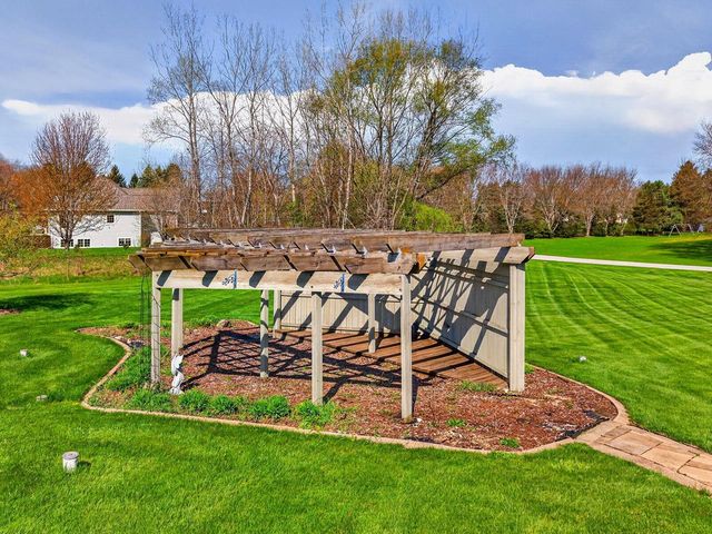N5187 Union Hill ROAD, Oconomowoc, WI 53066