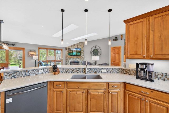 N5187 Union Hill ROAD, Oconomowoc, WI 53066