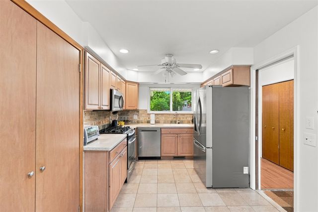 32460 Dunford Street, Farmington Hills, MI 48334