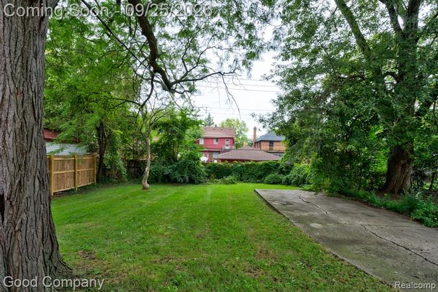 13935 Rutland Street, Detroit, MI 48227